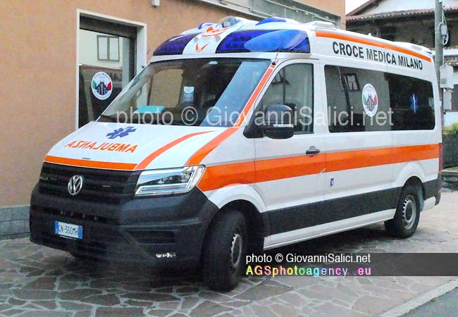 Croce Medica Milano a Castiglione d'Intelvi inaugura nuova ambulanza VW Crafter 4motion